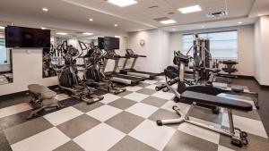 Executive Residency by Best Western Calgary City View North tesisinde fitness merkezi ve/veya fitness olanakları