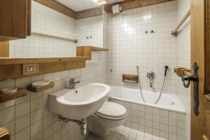 Villa Riadezeto - Stayincortina tesisinde bir banyo