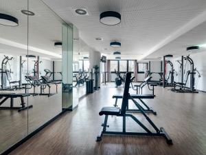 The fitness centre and/or fitness facilities at Numa I Viktoria Apartments