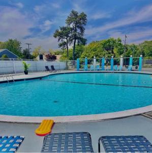 Swimmingpoolen hos eller tæt på Cape Shore Inn