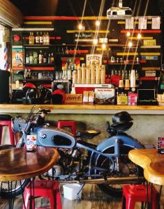 เครื่องดื่มที่ 100% Cafe Moto Hostel