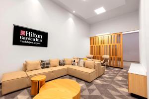 Et sittehjørne på Hilton Garden Inn Guadalajara Airport