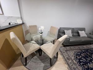 Atpūtas zona naktsmītnē ADELAIDE CBD APARTMENT - 3BR, 2BATH & CARPARK