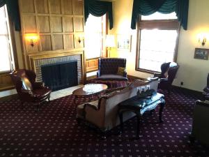 Seating area sa Boulder Dam Hotel