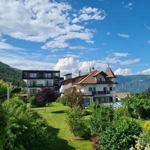 Naturlandskap nära lägenhetshotellet