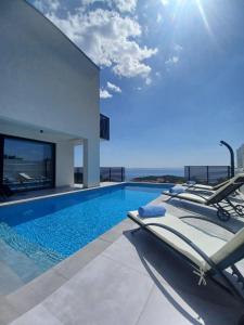 The swimming pool at or close to Luxury Villa Andro