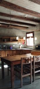 Una cocina o kitchenette en Casa en Loma Pelada, Tafí del Valle ALQUILER MINIMO DOS NOCHES