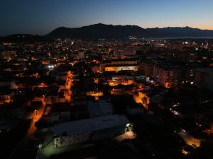 Pogled na planinu ili pogled na planinu iz hotela