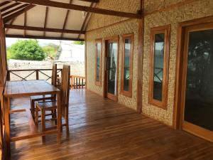 A balcony or terrace at Gili Gede house