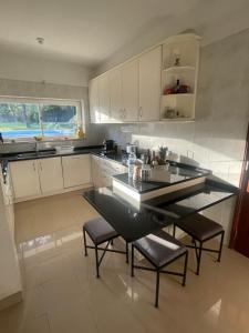 Una cocina o kitchenette en Villa Colares