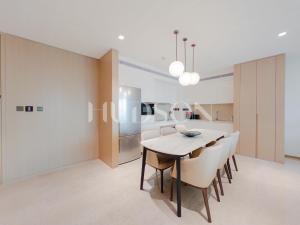 Una cocina o kitchenette en Luxurious peace Home