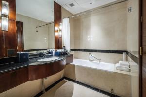 Un baño de voco Wuhan Xinhua, an IHG Hotel