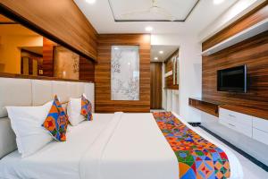 FabHotel The Nashik Inn - Nr Vijay Mamta Theatre, Nashik Road TV 또는 엔터테인먼트 센터