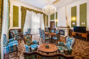 Гостиная зона в Kastélyhotel Sasvár Resort