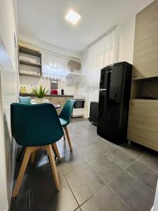 Una cocina o kitchenette en Golden apartman 1