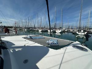 Un paisaje natural cerca del barco