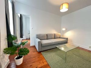 Zona d'estar a Appartement Neuf Proche de Paris