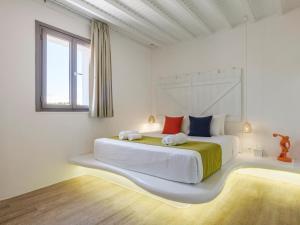 Cama ou camas em um quarto em Akkadian LGBT Boutique Hotel