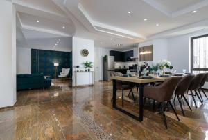 אזור ישיבה ב-Highlife Apartment One Wiesbaden Wilhelmstraße