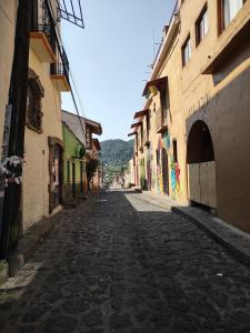 El barri de la casa o xalet o un barri que hi ha a prop