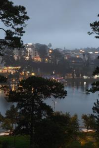 Naturlandskabet i nærheden af hotellet