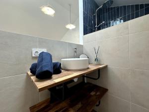 Un baño de Gare Unique Duplex lumineux