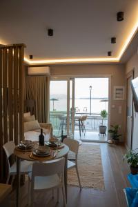 A seating area at Nerissa Seafront apartment