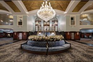 Lobi ili recepcija u objektu Amway Grand Plaza Hotel, Curio Collection by Hilton