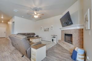 A television and/or entertainment centre at Wolfforth Home with Yard about 14 Mi to Lubbock