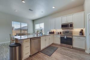 A kitchen or kitchenette at Wolfforth Home with Yard about 14 Mi to Lubbock