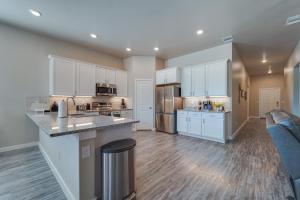 A kitchen or kitchenette at Wolfforth Home with Yard about 14 Mi to Lubbock