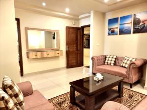 Ruang duduk di Executive 3 Bedrooms Apartment In Bahria Town