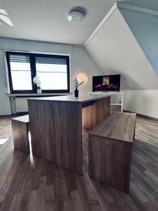 Televizors / izklaižu centrs naktsmītnē Apartment SOUHA II - große Unterkunft in Bentheim