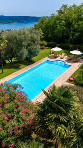 Swimming pool sa o malapit sa Belvedere sul Lago