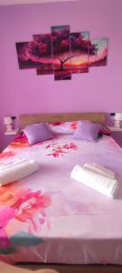 Ліжко або ліжка в номері LOVE HOME APARTAMENT Near the Airport