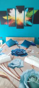 Ліжко або ліжка в номері LOVE HOME APARTAMENT Near the Airport