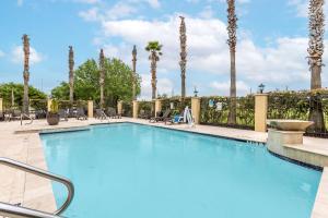 Piscina de la sau aproape de Best Western Sugar Land - Richmond