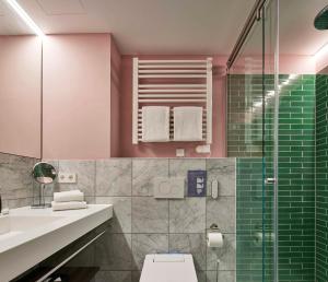 A bathroom at Central Hotel Münster