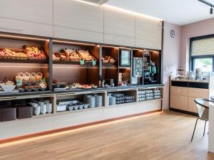 Dapur atau dapur kecil di B&B HOTEL Salzburg-Süd