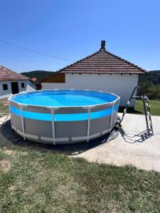 Swimmingpoolen hos eller tæt på Dedina kuća