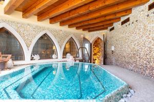 The swimming pool at or close to Villa Giulia Relais Spa Events