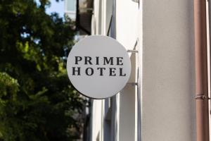 Certifikat, nagrada, logo ili neki drugi dokument izložen u objektu Prime Hotel