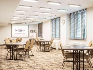 Mercure Warszawa Airport tesisinde bir iş alanı ve/veya konferans odası