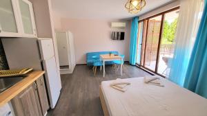 מטבח או מטבחון ב-VIP Apartments in Sozopol