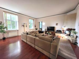 אזור ישיבה ב-Alunana LUX Jakuzzi Apart in Quiet center, 24h, Art Nouveau area