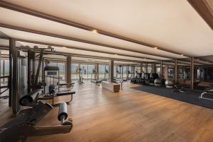 The fitness centre and/or fitness facilities at Eastin Resort Rayong