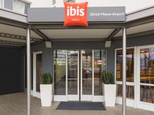 Fasada ili ulaz u objekt ibis Zürich Messe Airport