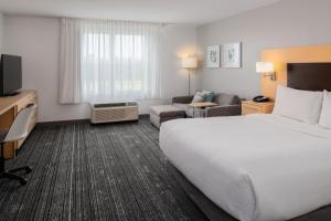 Televisi dan/atau pusat hiburan di TownePlace Suites by Marriott Wareham Buzzards Bay