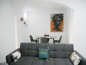 Et opholdsområde på Modern and Cosy Apt in Abidjan