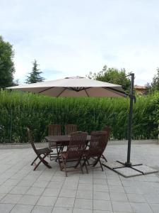 גינה חיצונית ב-Appartamento con terrazza e giardino in Val d'Intelvi